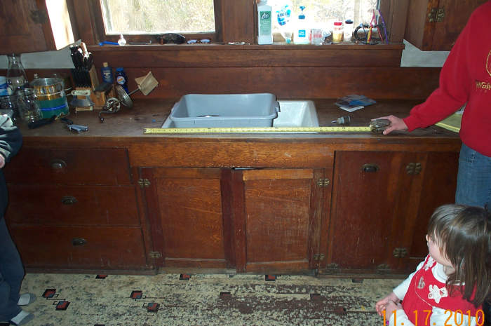 . . . as well as being large enough to make washing big stock pots, kettles, buckets, and milk pails easy. The farmstead used to include dairy cattle, so it has seen much use.