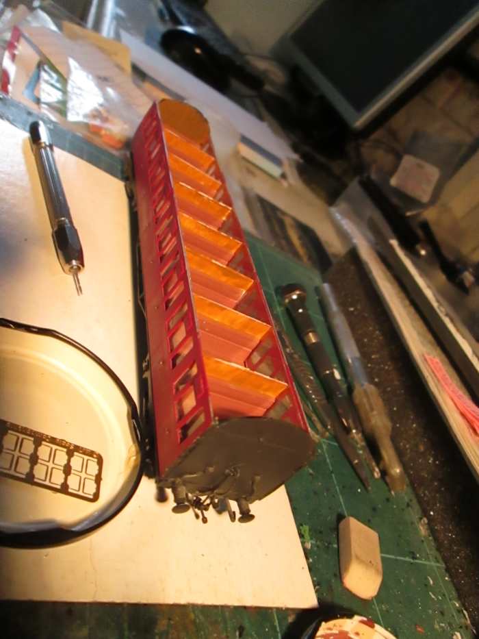 Seen from above to show detailed ends (MJT white metal cabling, Jackson screw couplings, Bachmann sprung buffers, painted brass vacuum and steam heating pipes, compartment walling and seating