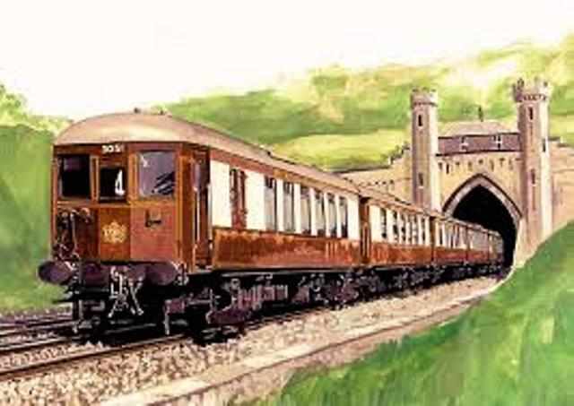 ... And there were the Pullman electric multiple units that to the South Coast from London termini. This is the Southern Railway's 'Brighton Belle' Pullman e.m.u - cab design was like other Southern electric passenger stock in the pre-WWII era.