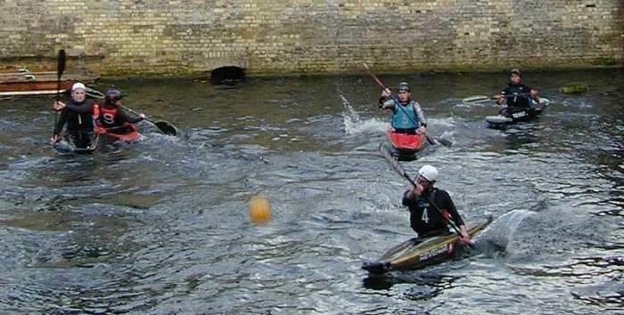 Canoe Polo practice on the River Cam