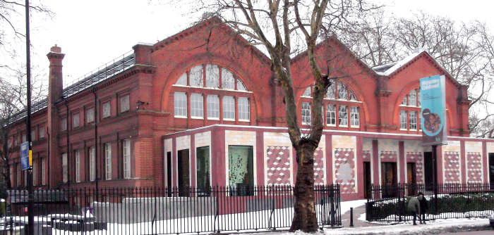 The roof was donated from a building used by Prince Albert in another exhibition in Kensington, London. See photo below.
