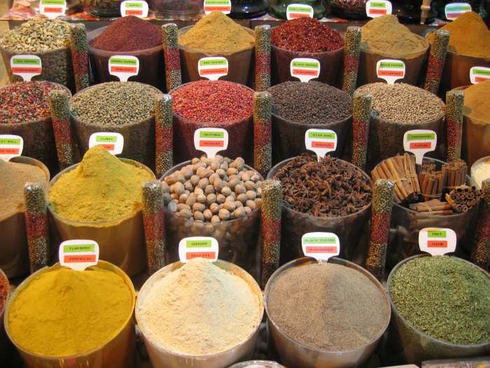 located in one of the buildings that is part of the Yeni Mosque, this spice bazaar is the second largest bazaar in Istanbul.