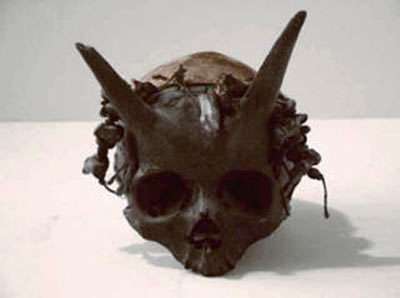 http://www.cultcase.com/2008/08/five-mysterious-skulls-dare-they-be.html Fake skull similar to the Pennsylvania find.