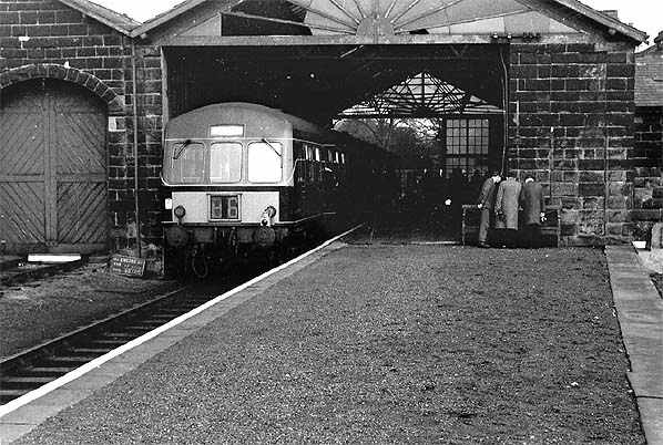 The Metro-Cammell diesel multiple units were introduced in the region from the mid-1950s, originally with 'speed whiskers' at the driving ends. By the 1960s they were painted with yellow 'blocks' either side of a centrally positioned route indicator