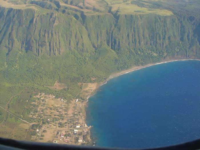 The Kalaupapa peninsula on the ʻback sideʻ of Molokaʻi is surrounded by inescapable ocean and sheer cliffs.