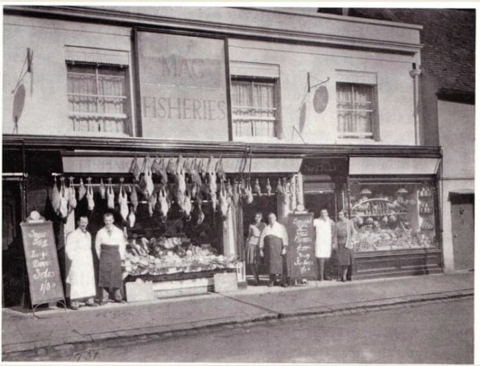 Mac Fisheries 1930 Marlow Bucks 1931. Second from left, Mr Golds, Mr Young, stands in the centre. His son worked for the company too, and was still there in 1976.