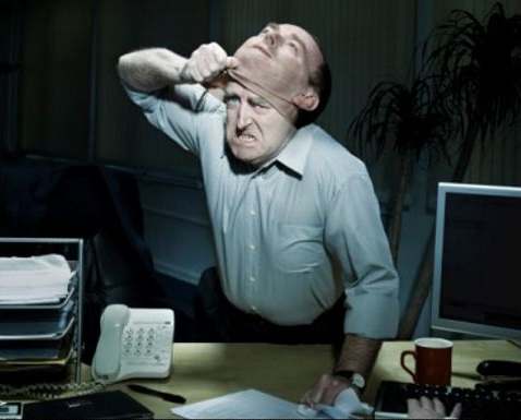 When dealing with a master manipulator,hide your anger and don't let it take control of you.