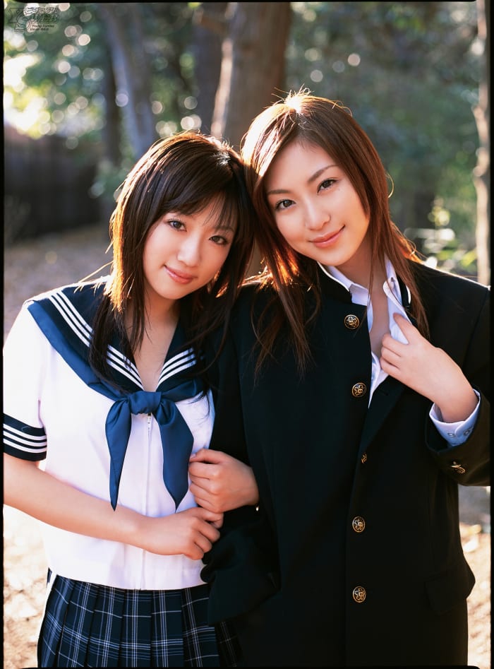 Sayuri Otomo (left) is seen here with cute bikini model and actress Natsuko Tatsumi (right) back in 2006.