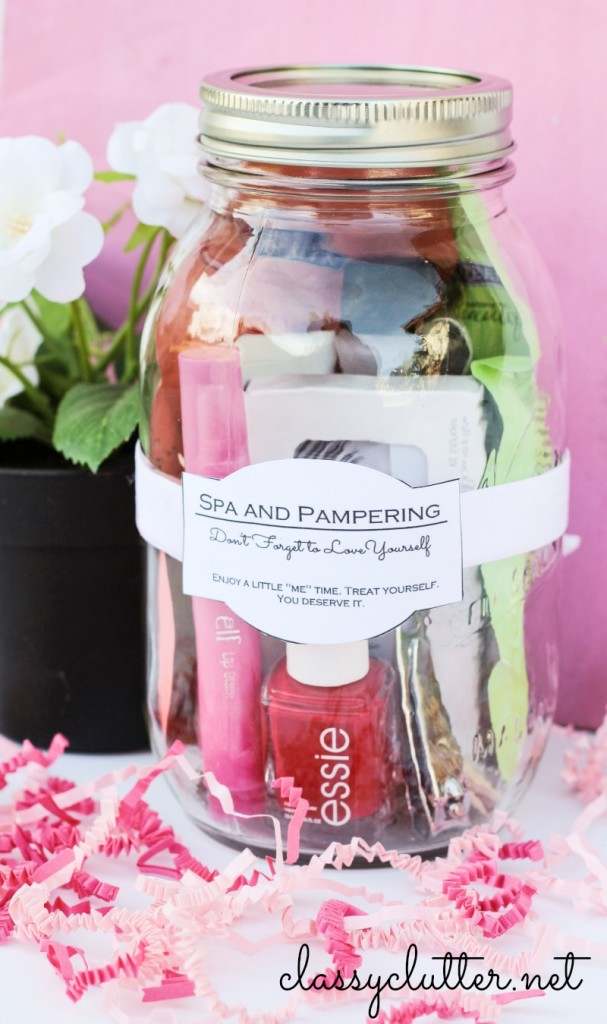 A "Spa and Pampering in a Jar" gift is a thoughtful and simple way to show your affection this Mother's Day.