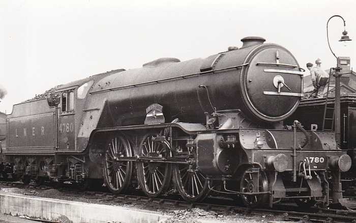 .Gresley's Class V2 2-6-2, dubbed 'the locomotives that won the war'. This was No.4780,'The Snapper - The East Yorkshire Regiment, The Duke of York's Own', one of the few that carried a name,