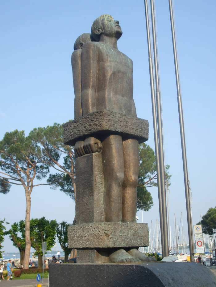 a-rough-guide-to-lake-garda-things-to-do-in-desenzano