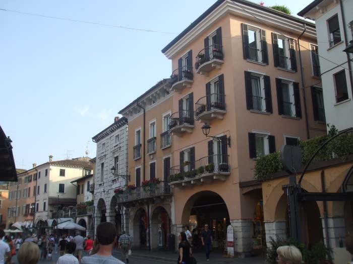 Via Castello