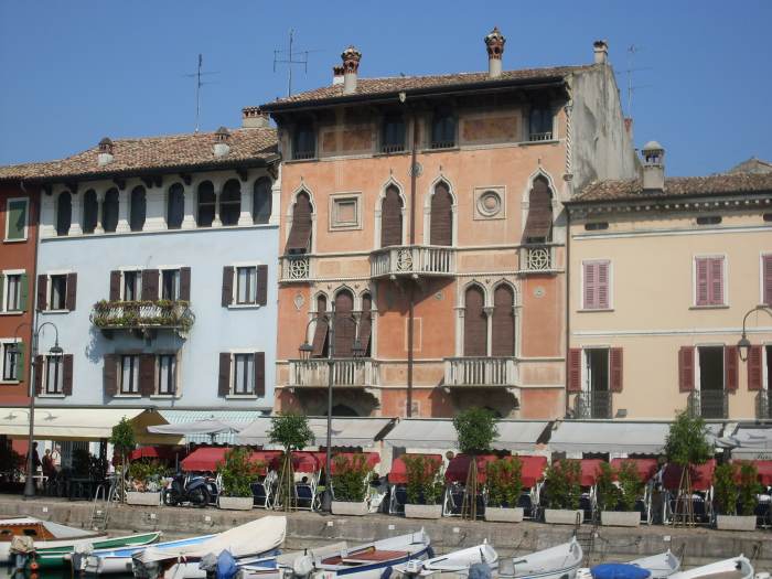 a-rough-guide-to-lake-garda-things-to-do-in-desenzano