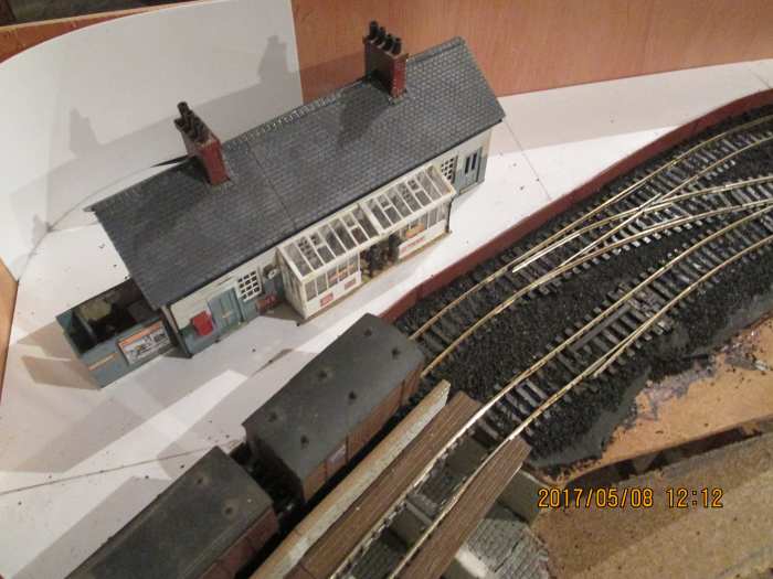 Bird's eye view of the station area. A curved back-scene former has been added for the self-adhesive 1D Back-scene to curve around from the back to the side to avoid that odd appearance of 'cornering'.