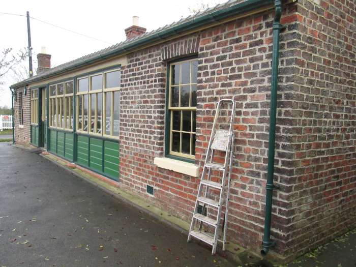 Public building, waiting rooms (1st and rest), booking office, ladies' room - gents round the back at this end, turn right.