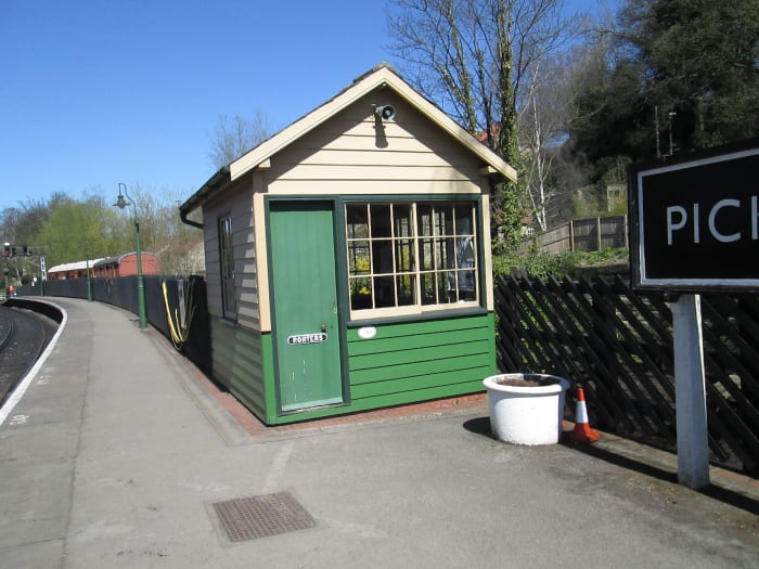Porter's hut on the 'up' platform next to the footbridge the NYMR bought from East Yorkshire