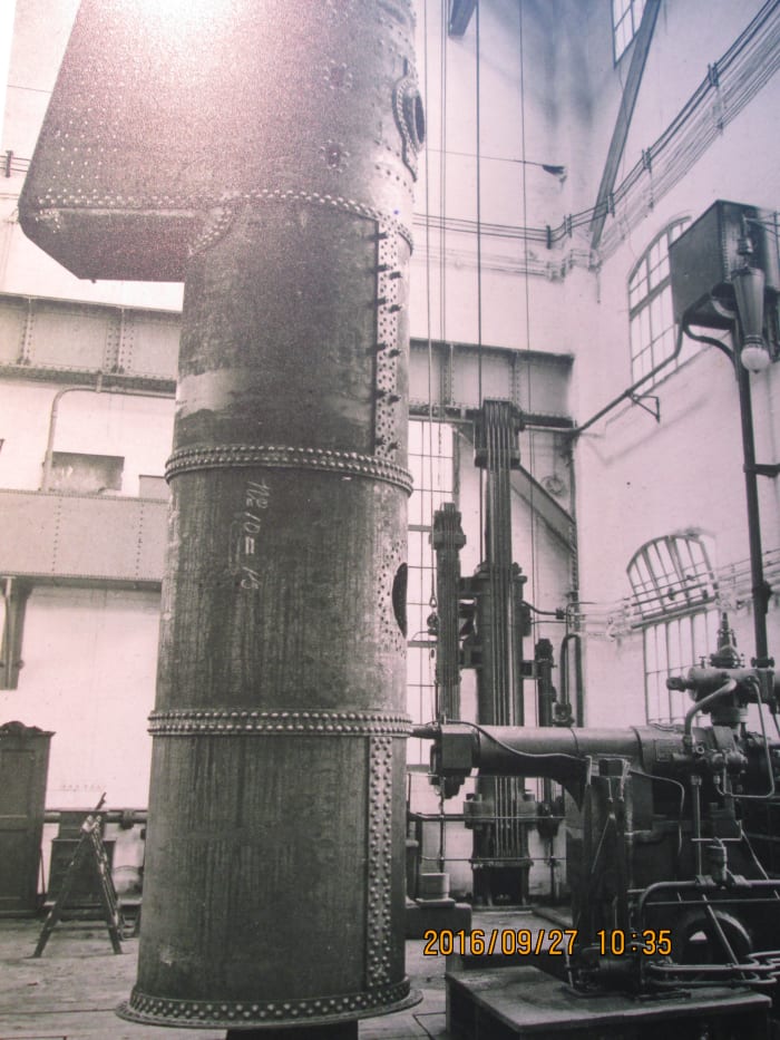 The automatic riveter, a part of the loco boiler plant at North Road, Darlington that reduced the necessary workforce, at the same time increasing output at a time when motive power was needed for the variety of traffic that built up to the Thirties