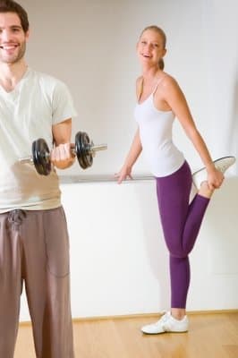 There are better ways to impress a girl at the gym than to parade your bulging biceps.
