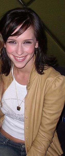 face-shape-jennifer-love-hewitt-hairstyle-and-makeup