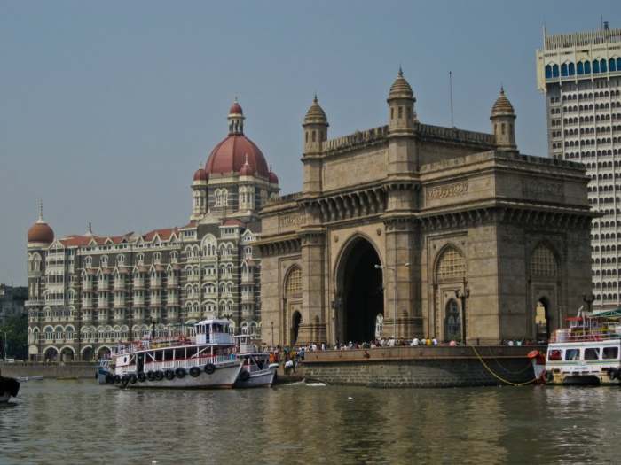 The 'Gateway of India' monument in Mumbai (Maharastra), India, overlooking Mumbai Harbor and the Arabian Sea. The Gateway of India was built in 1924 to commemorate the visit to Mumbai by King George V and Queen Mary 13 years earlier.