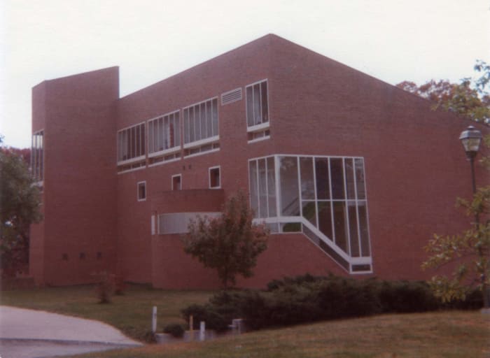 The newer Traylor Art Building connected to the older Rogers Building via a glass hallway. This was one of the author's main "haunts" for four years.