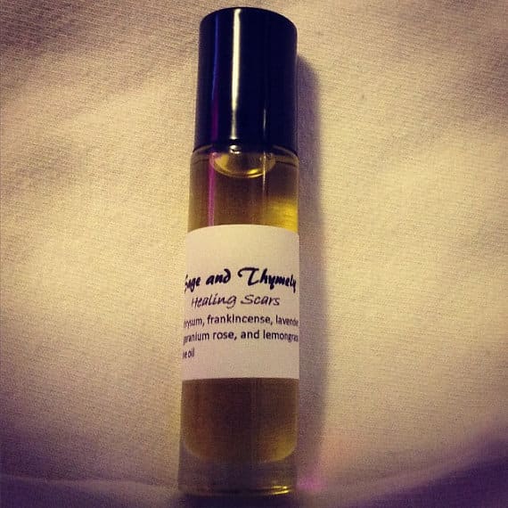 Healing scars blend consisting of Helichrycum, frankincense, lavender, geranium rose, lemongrass, rosemary, calendula infused olive oil