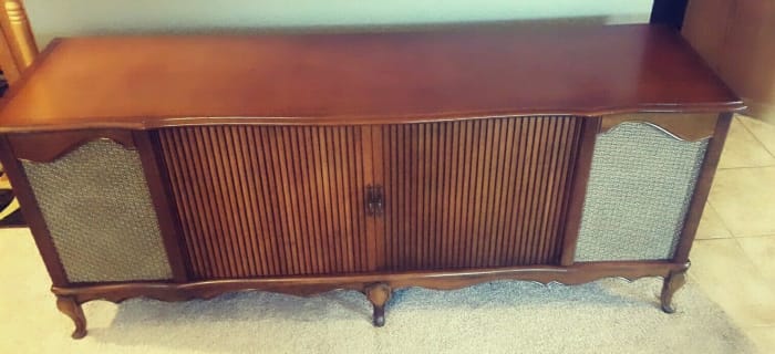 The making of a masterpiece at Curtis Mathes starts with great planning and craftsmanship. All components in this 1960 console were made by the four major plants owned by the Curtis Mathes Company at that time.