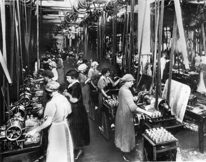 By 1917 women also worked in munitions factories and around 400 women died from overexposure to TNT during the war.