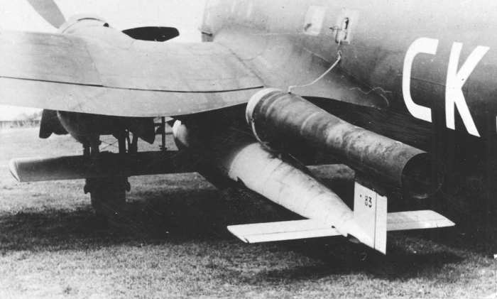 A V-1 attached to Heinkel 111 it was used to attack Antwerp to sow fear in its population.
