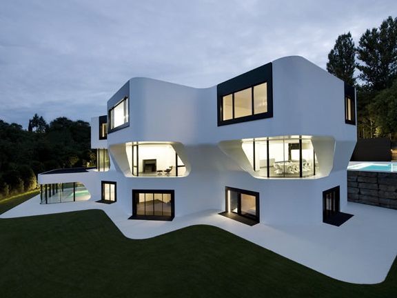This is how the Home Of The Future Will Look Like.. A house that will 'know' everything about you and respond to all you commands
