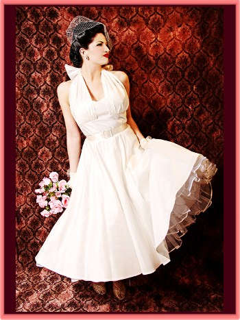 "True Romance" tea length wedding dress is created exclusively for Blue Velvet Vintage and it is available only from their online boutique. A captivating classic 50's style, with just the right touch of sex appeal.