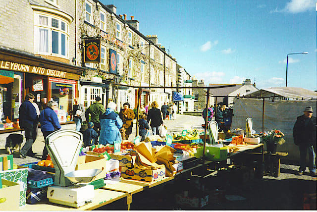 Leyburn on Market Day with the Black Swan behind (centre left) - market day here is Friday, with every fourth Saturday being the farmers' market