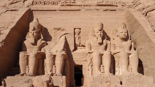The statues of the pyramid, imagine how the laborer got their energy and strength! Garlic