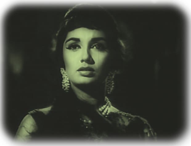 Sadhna in Woh Kaun Thi : This number has an out of this world quality that makes you feel in a different world.