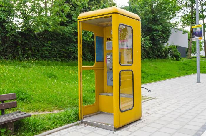 If possible, try to avoid leaving a voice mail message when there is a lot of noise in the background. try to make your call indoors instead of out on a busy street.