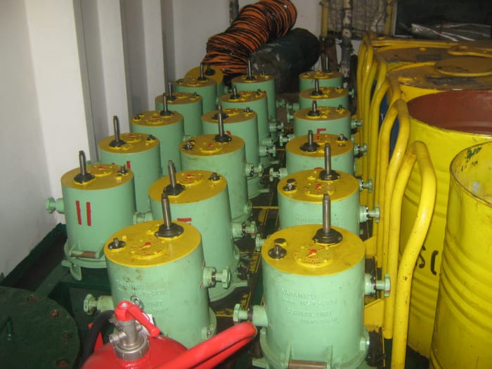 DECK MOUNTED COW MACHINES - USED FOR COW ( CRUDE OIL WASHING) OF THE TANKS