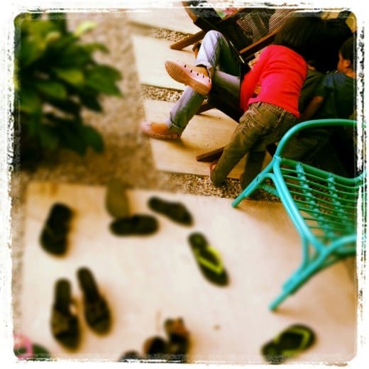 feng shui for front door: Remove shoes that block the main entrance, for the flow of good chi