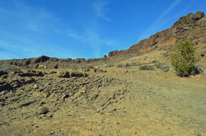 Looking back from where we came on the way down and back to the rest area/trailhead.