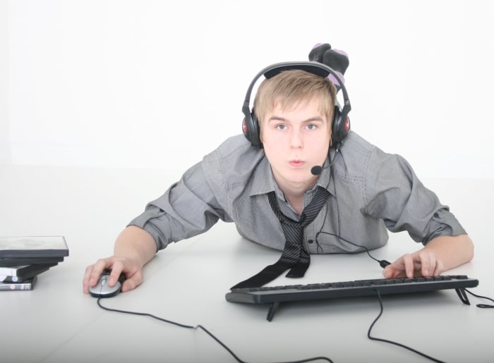 Get a grip over your boyfriend or husbands gaming habits before they ruin your relationship.