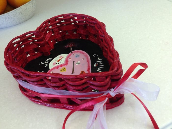 You can fill your Valentine's Gift Basket with all sorts of things. You'll find some excellent suggestions on this page for things that you should include in the basket, and in what order.