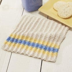 Free Pattern using a color-work Textured Pattern http://www.knittingpatternsgalore.com/french-country-dishcloth-13874.html