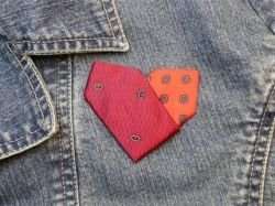 This simple-to-make necktie pin is cute for Valentine's or any other season of the year. Stitch it together, add a pin back and you are off and running. Such a cute pin from Diane Gilleland of Craftstylish!