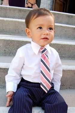 Take a men's tie, disassemble it, and give it new life as a little boy's tie. Perfect for creating a father and son "twin" look! I love this project tutorial from Hideous! Dreadful! Stinky! almost as much as I love the name of her blog.
