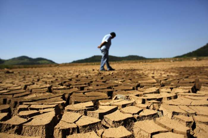 In June 2014, short-term global drought conditions remained relatively constant with degradation mainly in Asia and Africa. Asia saw drought intensify, particularly on the Indian subcontinent, in north-central Russia, on Japan, and in the Middle East