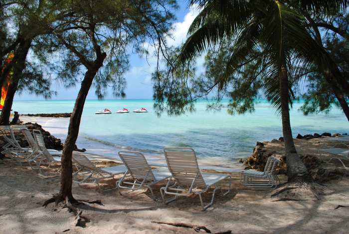 This is just one of the cove areas where your younger ones can wade in the water while parents relax nearby.