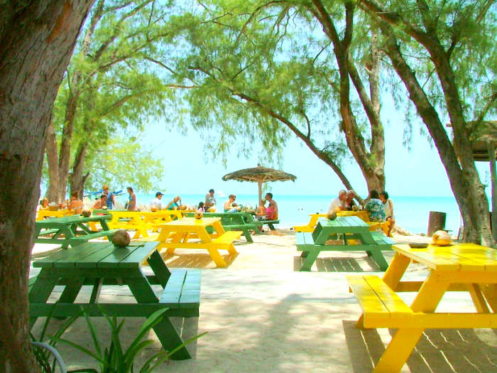 There is a very large picnic area, and lots of restaurants where you can enjoy local foods and drinks.