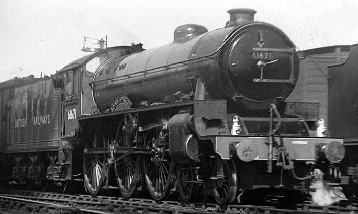 Class B2 was a rebuild of Gresley's B17 'Manchester City' and re-named April, 1946 to 'Royal Sovereign' for George VI's train to take the family to Sandringham