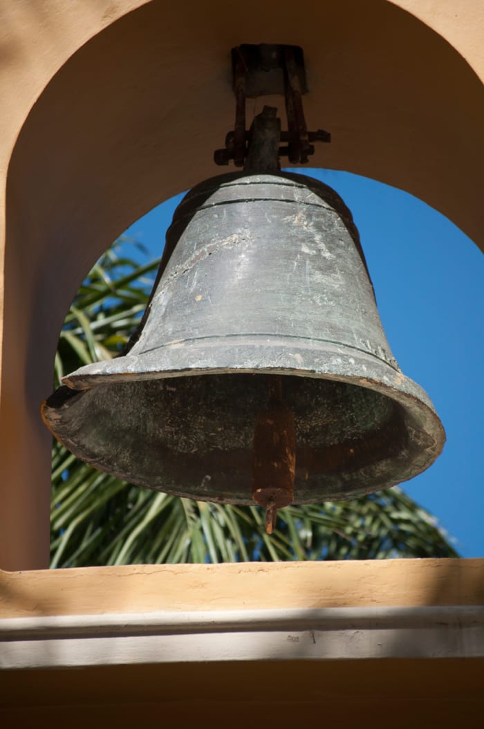 Cast in 1811, rung for independence in 1821 and again when Morazán entered Comayagua. It has cracked since, and can never be rung again. Hanging in Comayagua.