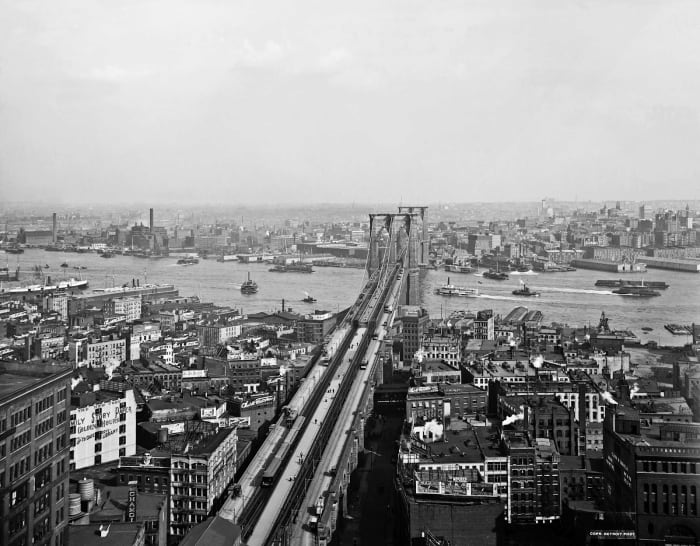 East River and Brooklyn Bridge, New York, 1900-1906.