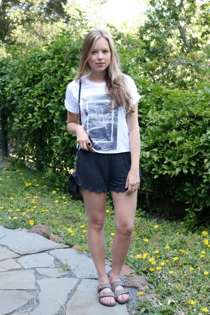 Wear your favorite band t-shirt and add shorts or a skirt with similar colors to create a casual look.